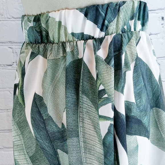 SHOW ME YOUR MUMU* SHORTS - Picture 3 of 16